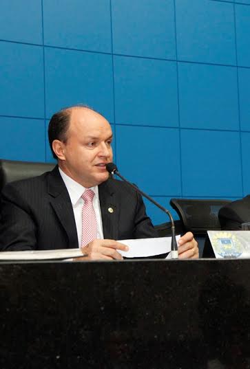 Júnior Mochi solicita melhores condições de ensino aos  estudantes da Escola Vergelino de Oliveira